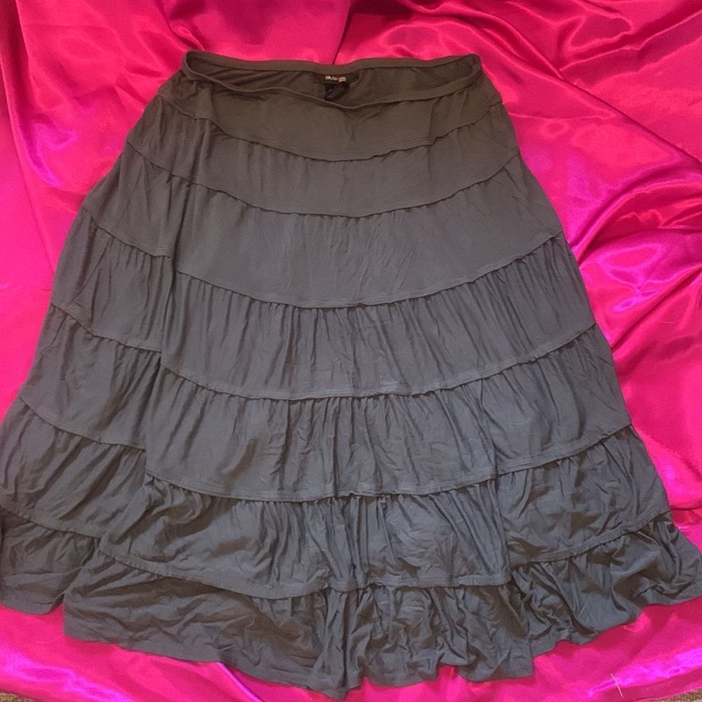 Cute ruffle stretchy skirt size L ,by Style Co
